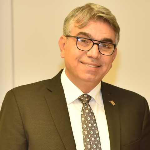 فواز أحمد زكريا  